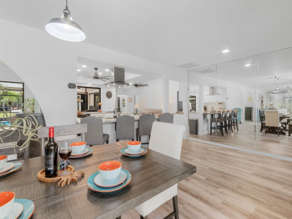 Luxurious Waterfront Retreat un Cape Coral - Unforgettable Vacation Awaits